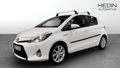 Vit (white) Begagnad 2013 Toyota Yaris Halvkombi | 105 900 kr