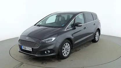 Grå Begagnad 2018 Ford S-MAX Titanium Minibuss | 196 000 kr (Marknadspris)