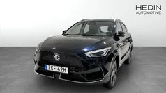 Svart (black) Begagnad 2022 MG ZS Luxury Sedan | 249 900 kr (Bra pris)