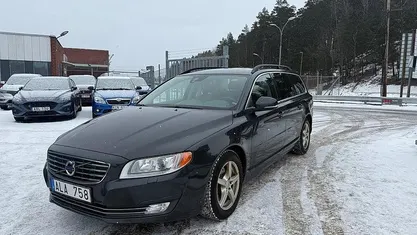 Begagnad Volvo V70 Momentum 115 HK (84 kW) 2014 Kombi