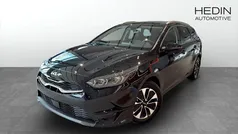 Svart (black) Ny 2025 Kia Ceed Sportswagon Advance Kombi | 292 456 kr (Marknadspris)