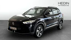 Svart (black) Begagnad 2022 MG ZS Comfort Sedan | 244 900 kr (Marknadspris)