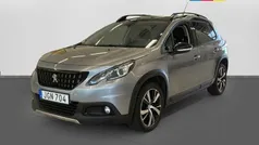Grå artense Begagnad 2018 Peugeot 2008 GT SUV | 149 700 kr (Marknadspris)