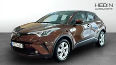 Brun (brown) Begagnad 2018 Toyota C-HR Active SUV | 179 990 kr (Marknadspris)