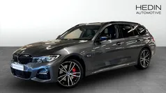 Grå (grey) Begagnad 2022 BMW 330e M Sport Kombi | 348 700 kr (Marknadspris)
