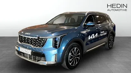 Blå (blue) Begagnad 2024 Kia Sorento Advance SUV | 598 900 kr (Marknadspris)