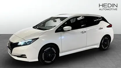Svart Begagnad 2022 Nissan Leaf N-Connecta Halvkombi | 174 900 kr (Marknadspris)