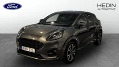 Grå (black) Begagnad 2022 Ford Puma Gen-E SUV | 219 000 kr (Marknadspris)