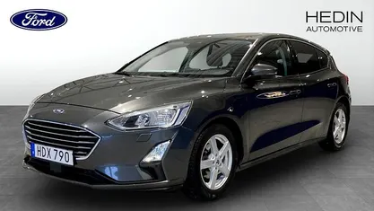 Grå Begagnad 2018 Ford Focus Titanium Halvkombi | 109 900 kr (Marknadspris)