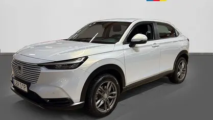 Premium sunlight white metallic Begagnad 2023 Honda HR-V Elegance SUV | 289 500 kr (Marknadspris)