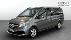 Grå (grey) Begagnad 2022 Mercedes V220 Minibuss | 450 000 kr (Marknadspris)