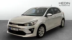 Grå (silver) Begagnad 2022 Kia Rio Advance Halvkombi | 199 900 kr (Marknadspris)