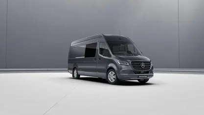 Begagnad Mercedes Sprinter 190 HK (139 kW) 2024 Grå Van