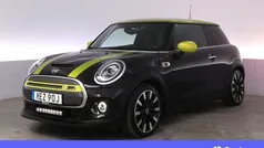 Svart Begagnad 2020 Mini Cooper SE Halvkombi | 199 900 kr (Marknadspris)