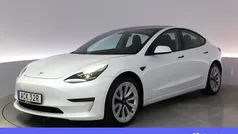 Vit Begagnad 2022 Tesla Model 3 Long Range Sedan | 379 900 kr (Marknadspris)