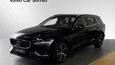 Svart Begagnad 2022 Volvo V60 Core Kombi | 389 900 kr (Marknadspris)