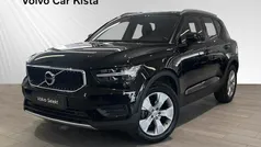 Svart Begagnad 2022 Volvo XC40 Momentum SUV | 299 900 kr (Superpris)