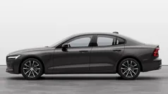 Grå Ny 2024 Volvo S60 Plus Sedan | 499 900 kr (Marknadspris)
