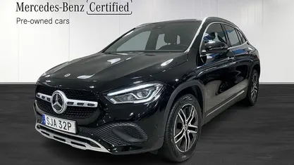 Svart Begagnad 2023 Mercedes GLA180 SUV | 339 000 kr
