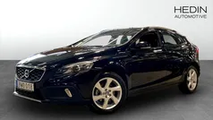 Svart (black) Begagnad 2014 Volvo V40 CC Momentum Kombi | 124 900 kr (Marknadspris)