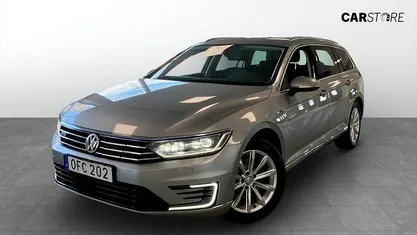 Grå Begagnad 2017 VW Passat GTE Kombi | 149 900 kr (Bra pris)