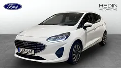 Frozen white Begagnad 2023 Ford Fiesta Halvkombi | 169 900 kr (Marknadspris)