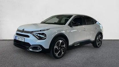 Vit Begagnad 2024 Citroën C4 Shine Halvkombi | 239 000 kr (Marknadspris)