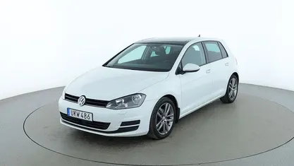 Vit Begagnad 2016 VW Golf Sedan | 115 000 kr (Marknadspris)