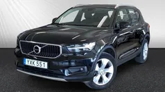 Svart Begagnad 2018 Volvo XC40 Momentum SUV | 279 800 kr (Marknadspris)