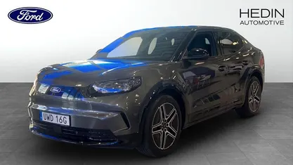 Grå (grey) Ny 2025 Ford Capri Premium Halvkombi | 623 000 kr (Marknadspris)