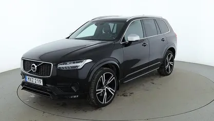 Svart Begagnad 2016 Volvo XC90 R-Design SUV | 407 000 kr (Marknadspris)