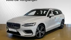 Vit Begagnad 2021 Volvo V60 Inscription Kombi | 349 900 kr (Marknadspris)