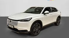 Sage green metallic Ny 2025 Honda HR-V Elegance SUV | 348 800 kr (Marknadspris)