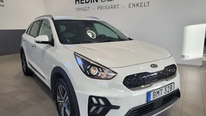 Begagnad Kia Niro 141 HK (103 kW) 2021 Vit SUV