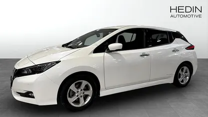Begagnad Nissan Leaf N-Connecta 110 kW (150 HK) 2022 Halvkombi