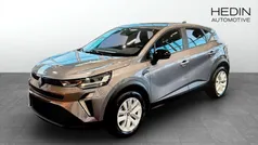 Grå (grey) Ny 2024 Renault Captur Evolution SUV | 244 900 kr (Bra pris)