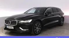 Svart Begagnad 2022 Volvo V60 Inscription Kombi | 369 900 kr (Marknadspris)