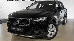 Svart Begagnad 2022 Volvo XC40 Momentum SUV | 289 900 kr (Marknadspris)