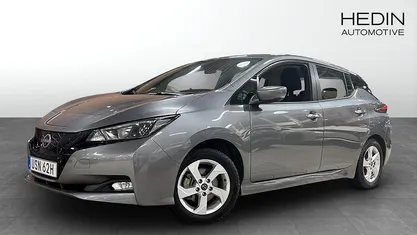 Grå Begagnad 2023 Nissan Leaf Acenta Halvkombi | 189 900 kr (Marknadspris)