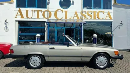 Champagne metallic Begagnad 1986 Mercedes 560 Cab | 265 000 kr