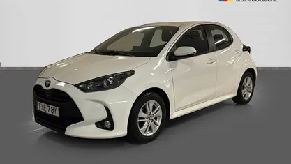 Begagnad Toyota Yaris Hybrid Active 85 HK (62 kW) 2022 Halvkombi