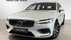 Vit Begagnad 2022 Volvo V60 Kombi | 364 900 kr (Marknadspris)