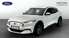 Vit (white) Begagnad 2022 Ford Mustang Mach-E Standard Range SUV | 339 000 kr (Marknadspris)
