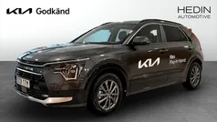 Grå (grey) Begagnad 2024 Kia Niro Advance SUV | 399 900 kr (Marknadspris)