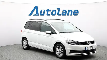 Vit Begagnad 2021 VW Touran Minibuss | 299 900 kr (Marknadspris)