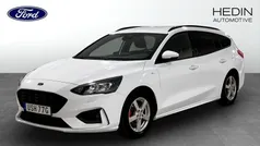 Vit (white) Begagnad 2021 Ford Focus ST-Line Kombi | 184 900 kr (Marknadspris)