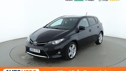 Svart Begagnad 2014 Toyota Auris Halvkombi | 131 000 kr (Marknadspris)