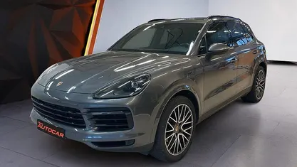 Grå Begagnad 2019 Porsche Cayenne SUV | 544 500 kr (Superpris)