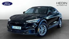 Svart (black) Begagnad 2021 Ford Mustang Mach-E Standard Range SUV | 324 900 kr (Bra pris)