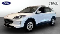Frozen white Begagnad 2022 Ford Kuga SUV | 254 900 kr (Marknadspris)
